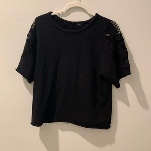 MONROW boxy black tshirt w/lace insert sleeves